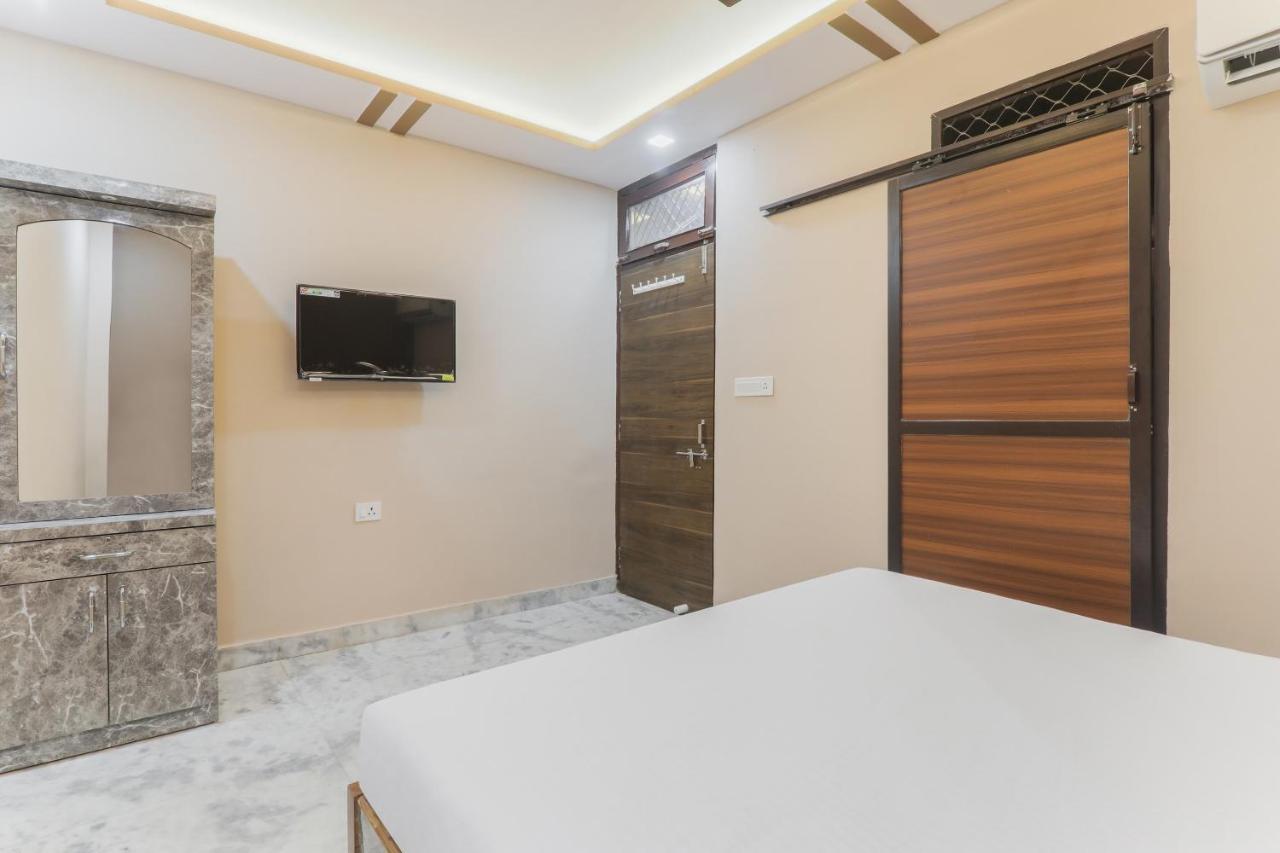 Oyo Tripureswari Hotel 3*