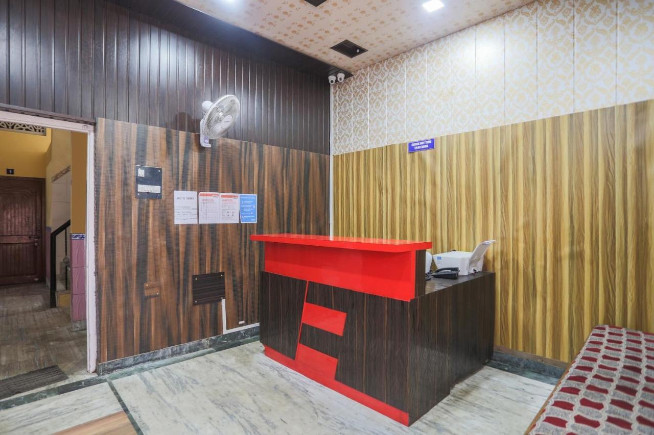Oyo Tripureswari Hotel 3*